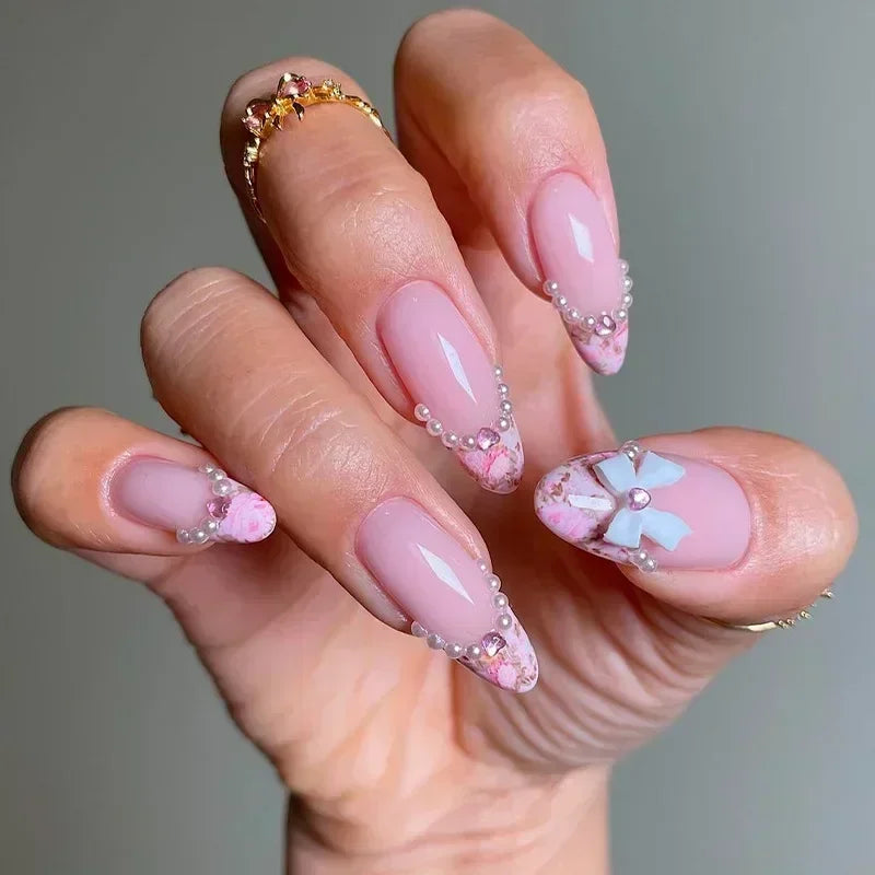 Almond False Nails Cute Strawberries
