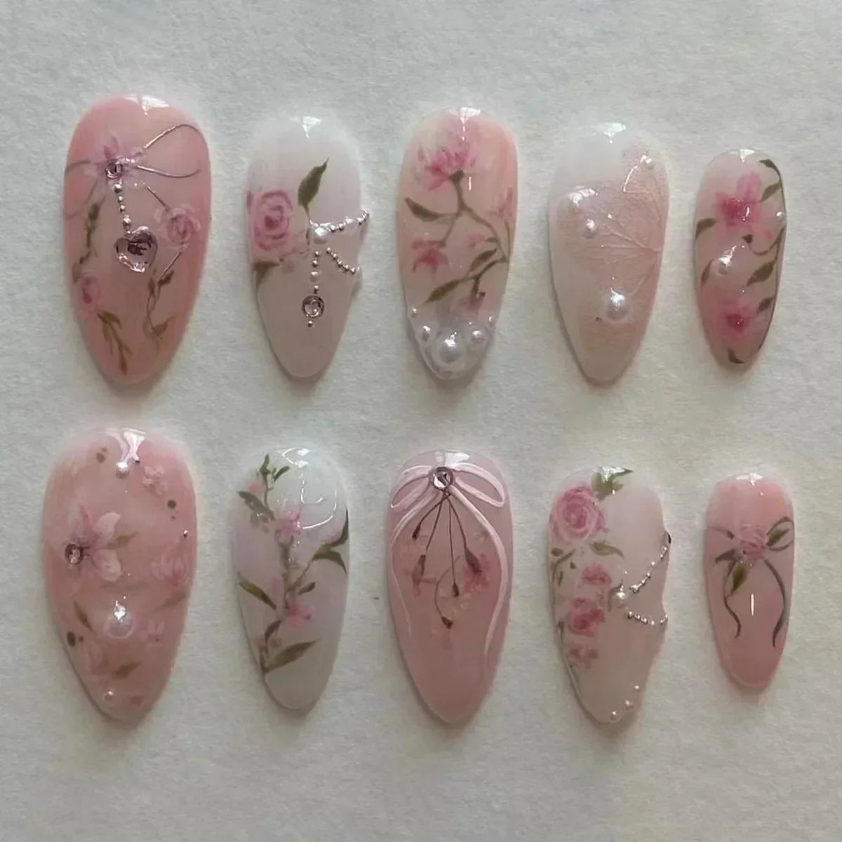 Almond False Nails Cute Strawberries
