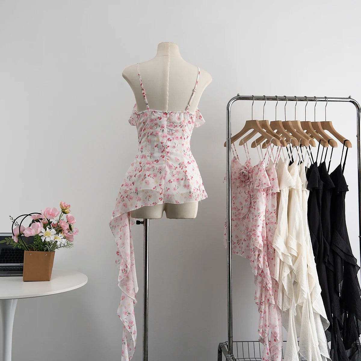 Summer Women Aesthetic Camisole Crop Top Ruffles Irregular Halter Tops Y2k Streetwear Coquette 2000s Aesthetic Vintage Design