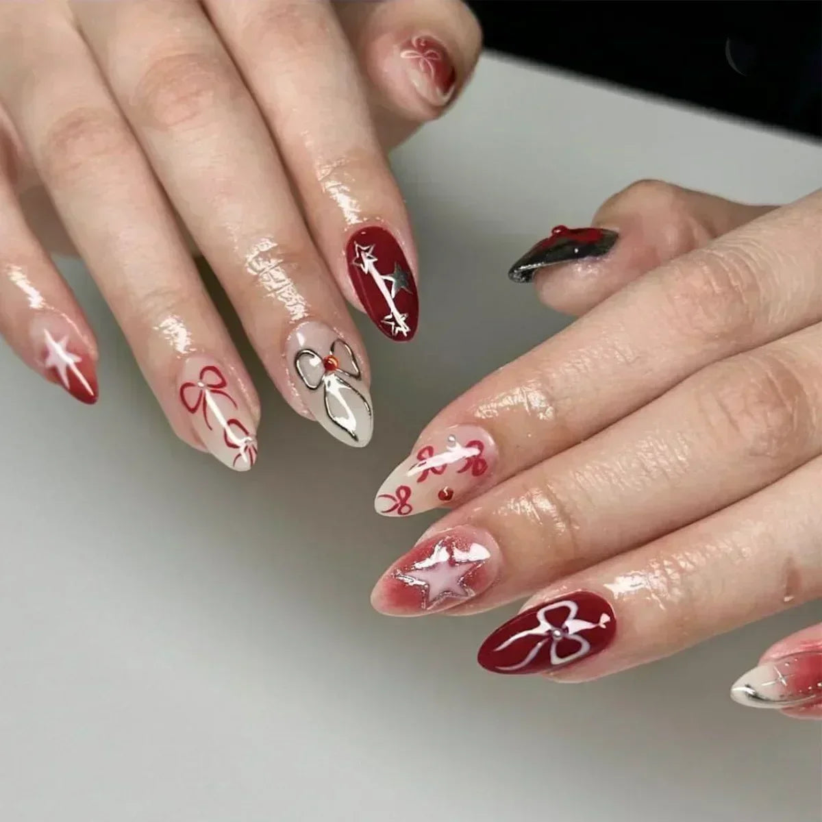 Almond False Nails Cute Strawberries